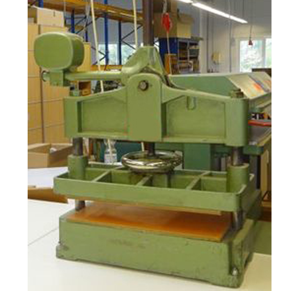 Karl Krause FNP 500 toggle press book press leather press folding low pressure press